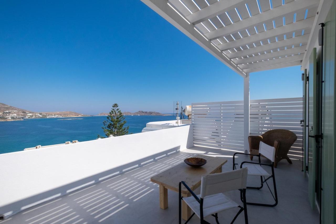 Lorenzo And Paros Daire *